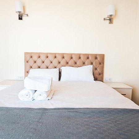 Gg Aparthotel Batumi Bagian luar foto