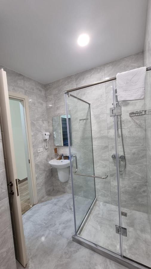 Gg Aparthotel Batumi Bagian luar foto