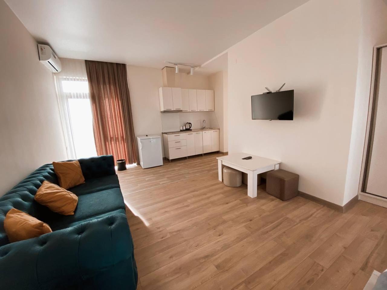 Gg Aparthotel Batumi Bagian luar foto