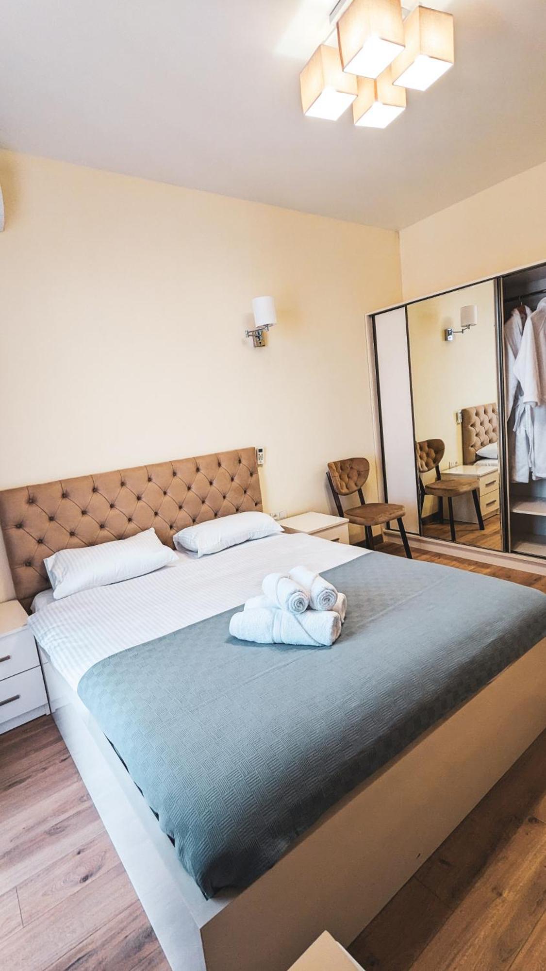 Gg Aparthotel Batumi Bagian luar foto