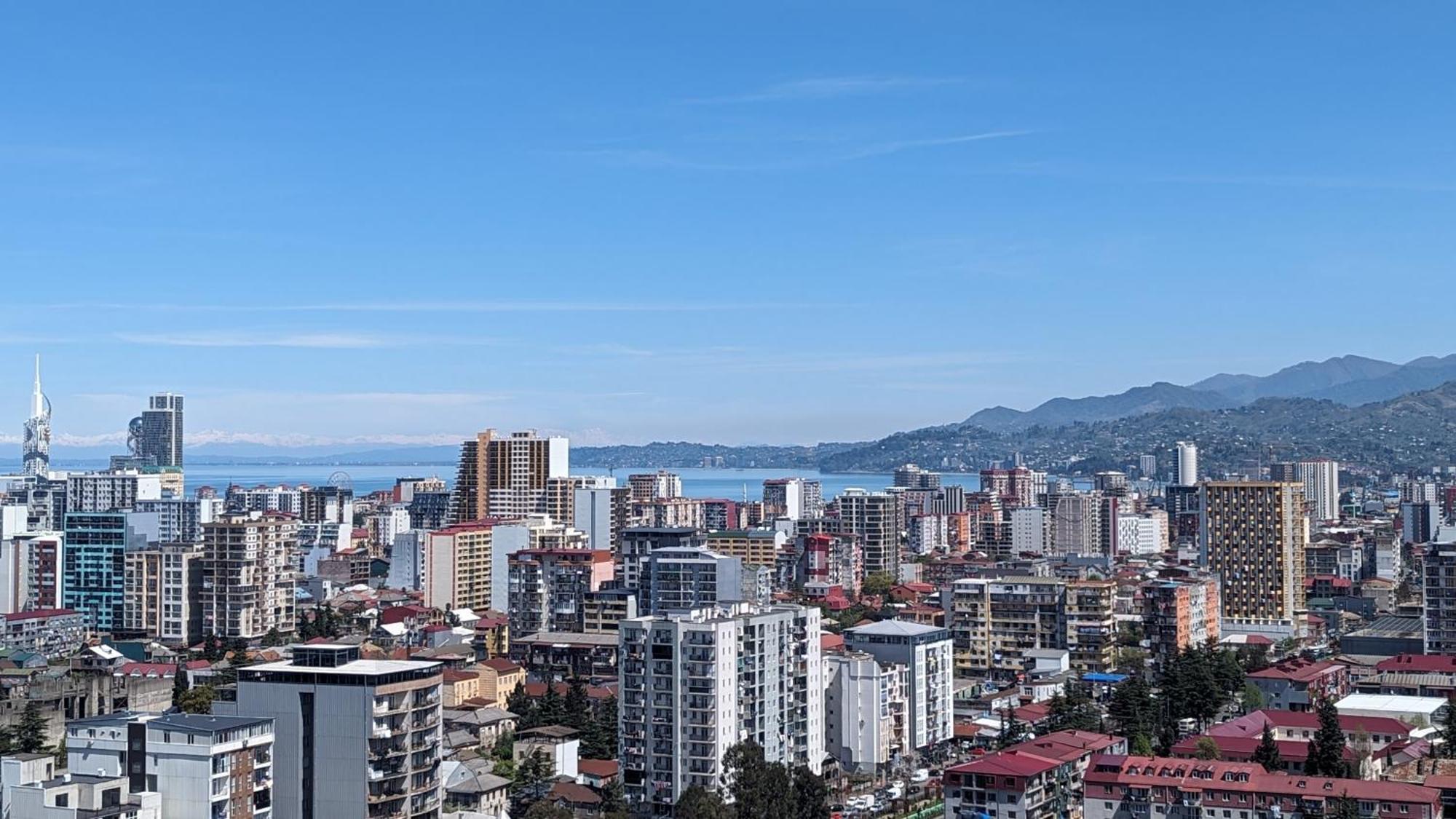 Gg Aparthotel Batumi Bagian luar foto